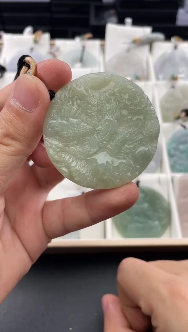 颈饰未镶嵌翡翠..../8/25/ 174