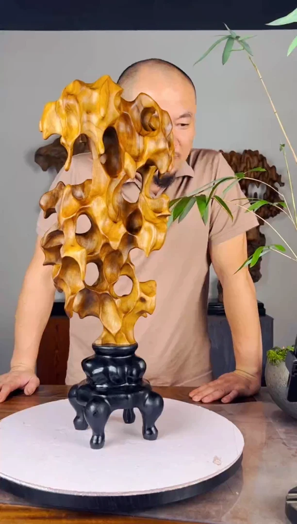 金丝楠沧**走052金丝楠木造型摆件