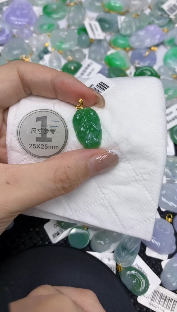 颈饰18K金镶嵌翡翠1111111