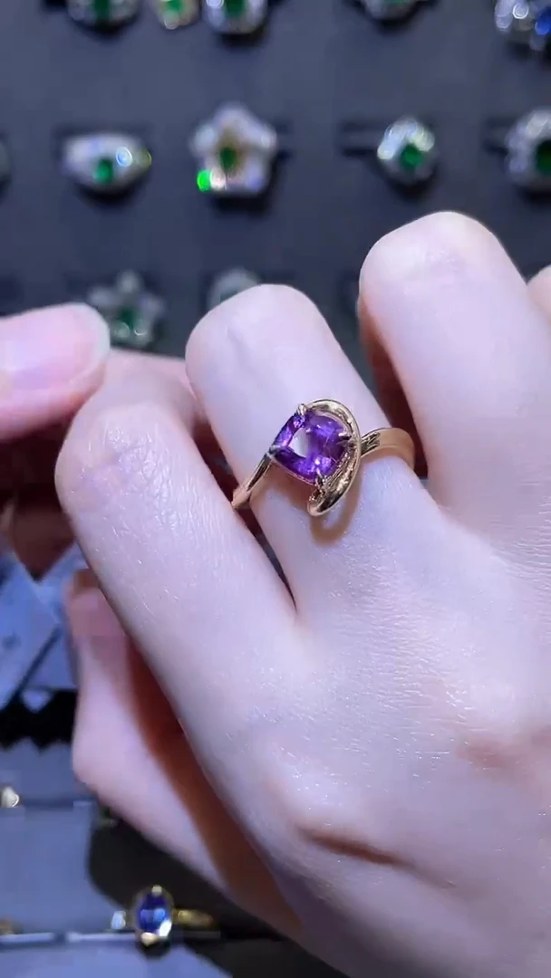 彩色蓝宝石戒指18K金镶嵌无烧紫罗兰2.04ct
