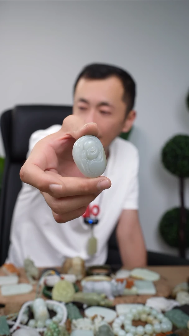 吊坠(不含链)未镶嵌和田玉俄白佛公