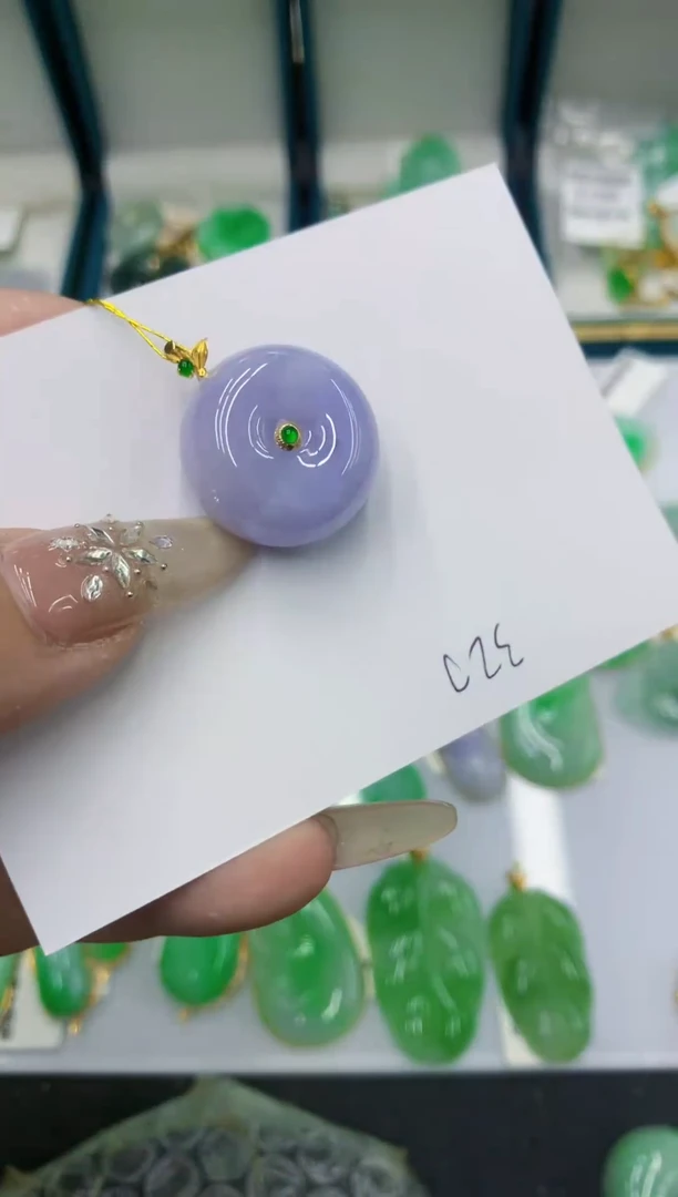 颈饰18K金镶嵌翡翠111111