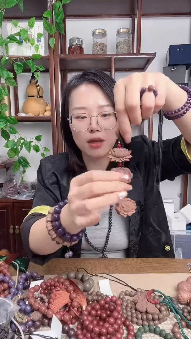 泥塑花蕊夫人的桑=三个牌子