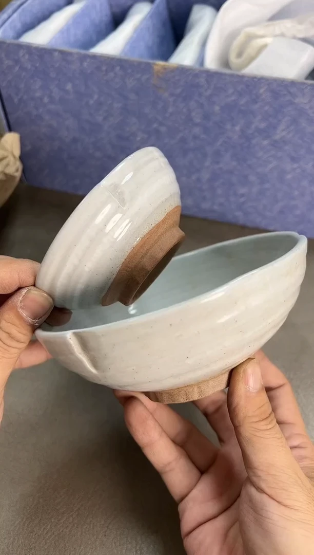 一大一小两只碗 瓷器瓷器瓷器瓷器