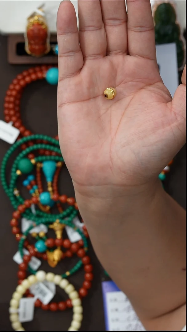 裸石蜜蜡未镶嵌蜜蜡配饰（多样性发其一）