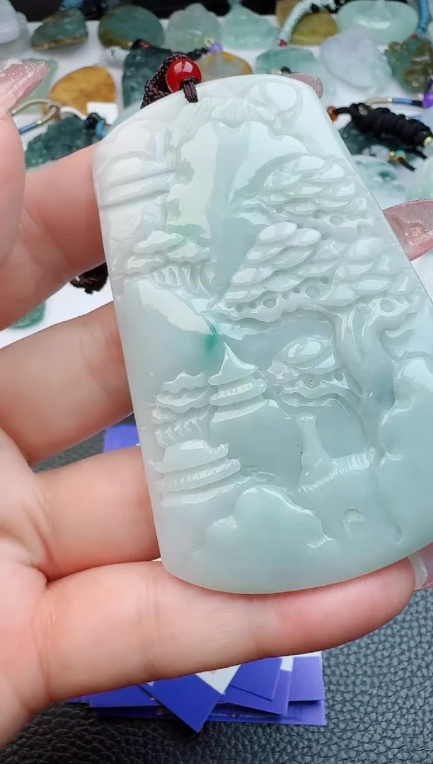 【闪购商品】翡翠颈饰未镶嵌1111111111