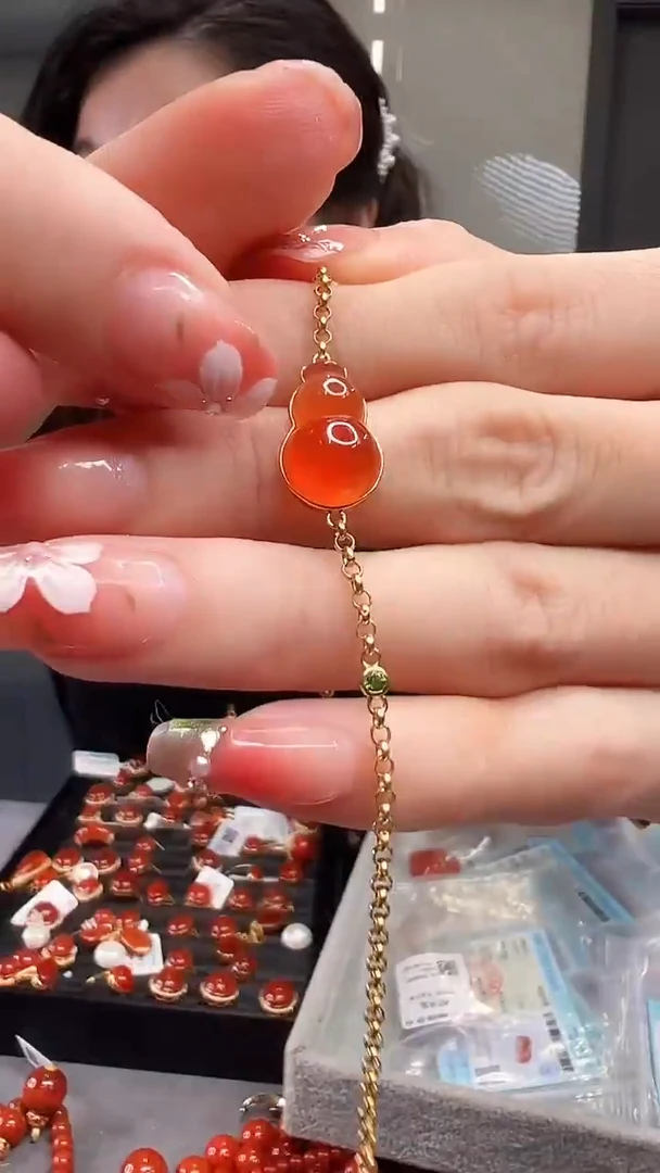 【闪购商品】南红玛瑙手链18K金镶嵌/冰红葫芦款