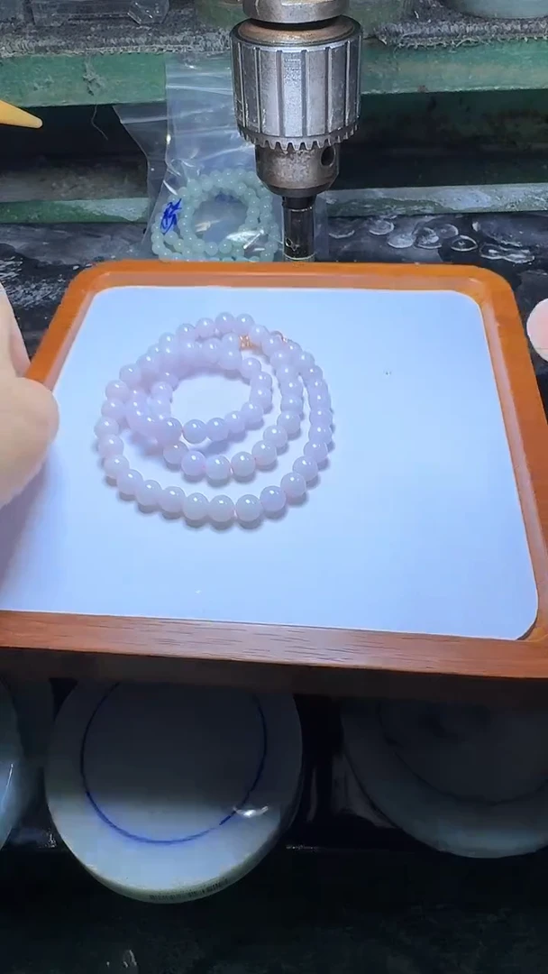 翡翠未镶嵌项链发一条