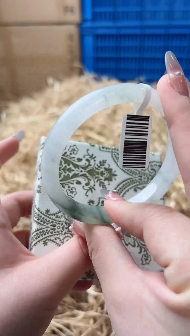 未镶嵌手镯石英质玉T-0127