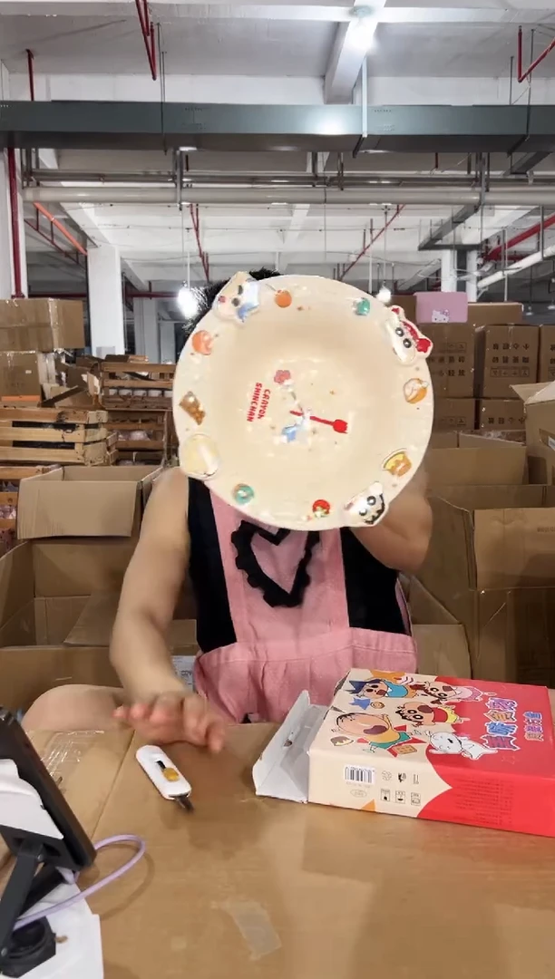 原盒蜡笔小新美味时钟圆盘