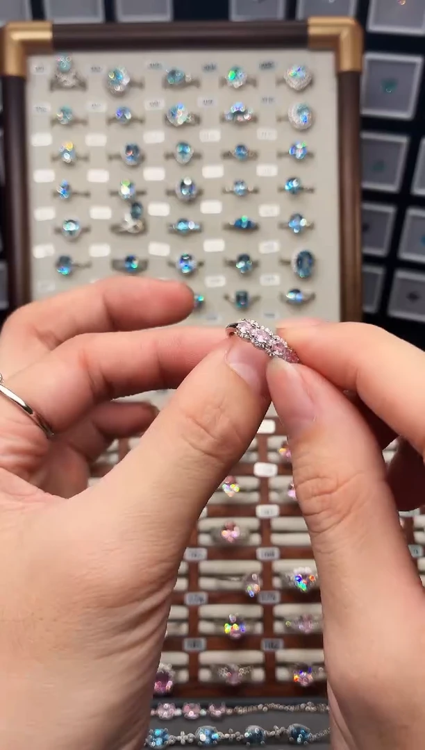 银S925镶嵌戒指绿柱石（摩根石）1888