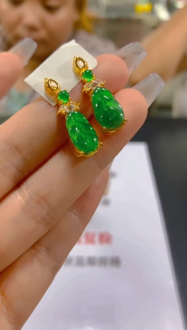 未镶嵌翡翠耳饰多样性发一