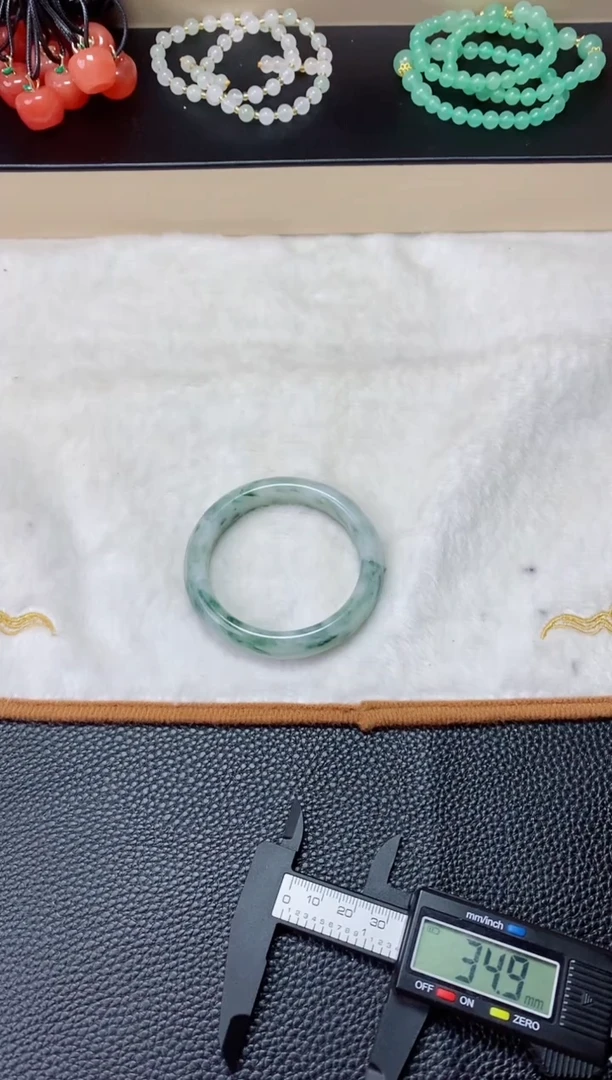 石英质玉（天山翠）手镯未镶嵌4  5354