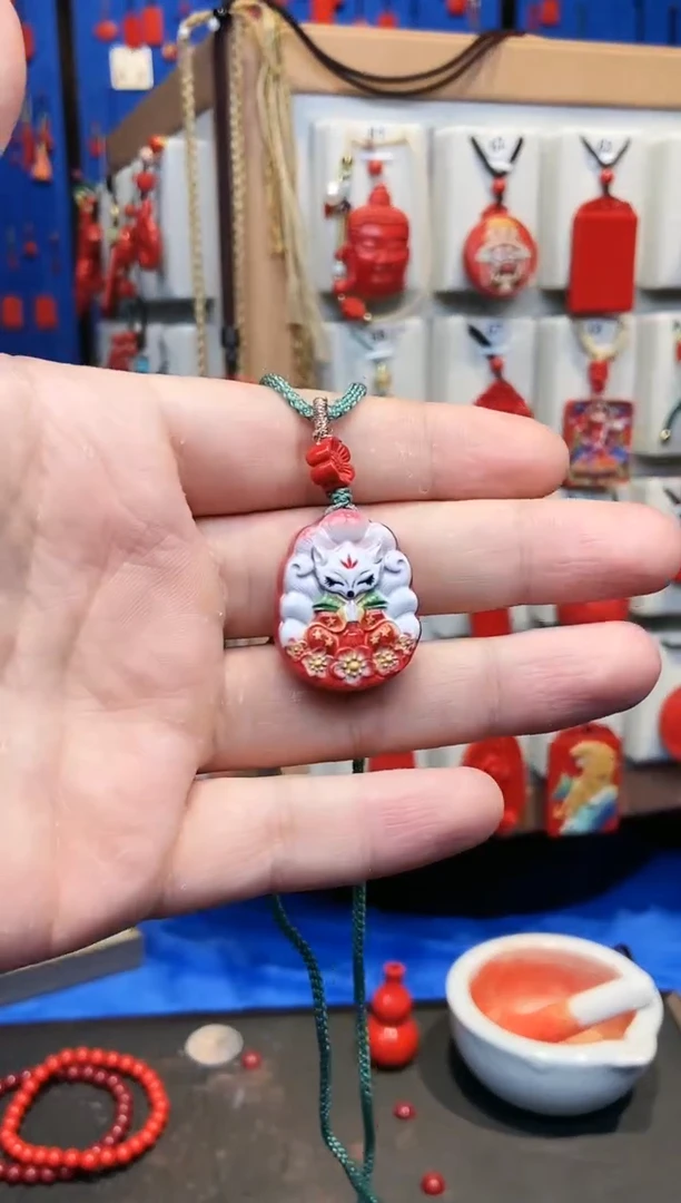 天然辰砂九尾狐彩绘