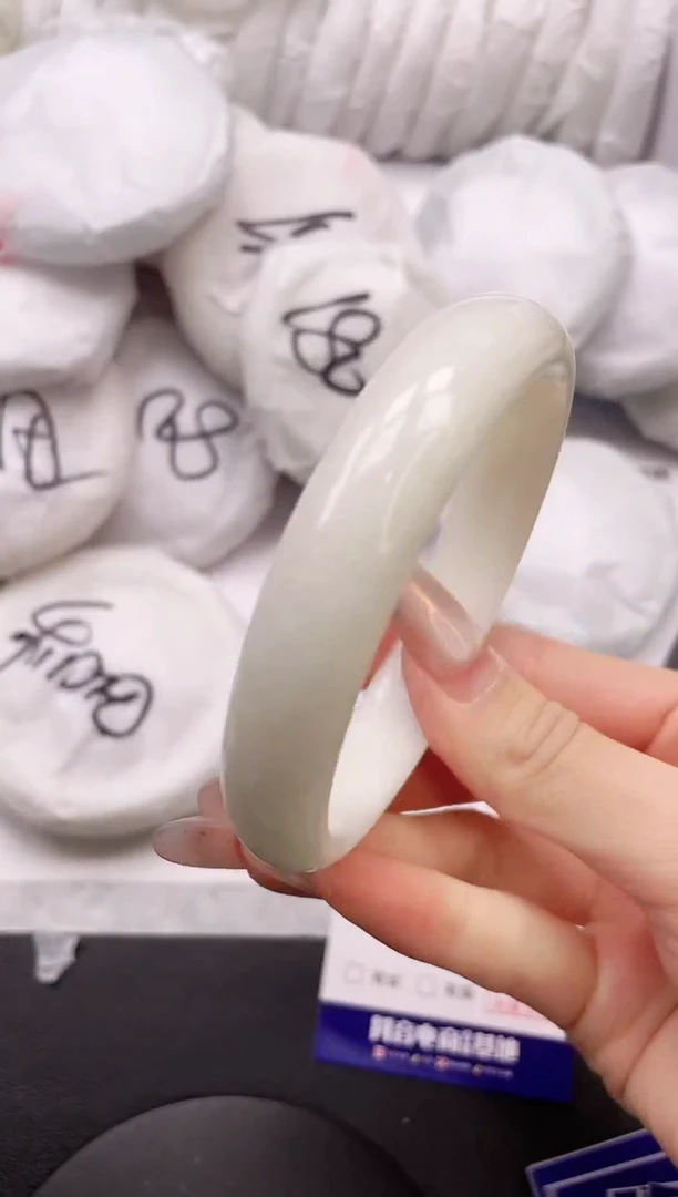 【闪购商品】和田玉手镯未镶嵌13K196-65