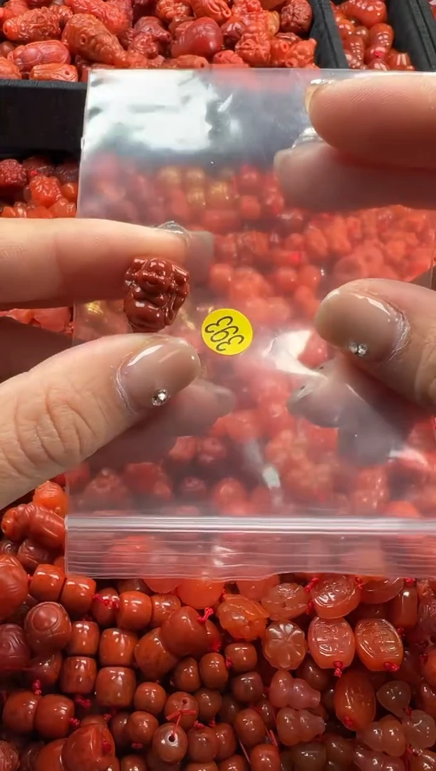 【闪购商品】南红玛瑙颈饰未镶嵌1