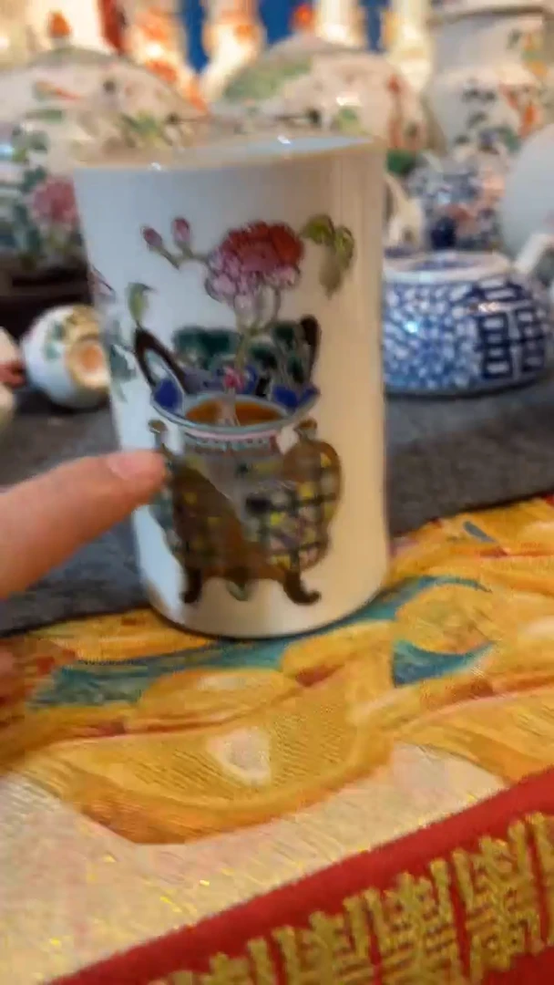 摆件瓷摆件瓷摆件钟鼎笔筒