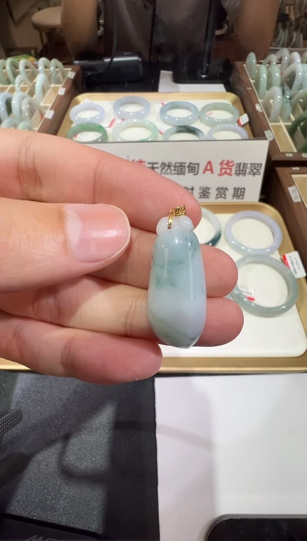 颈饰未镶嵌翡翠-纯天然缅甸A货翡翠飘花福瓜吊坠-