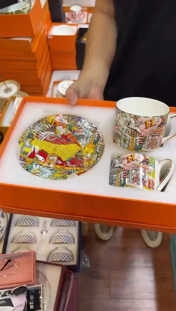 杯鸿辉家品牌瓷器，京东包邮！