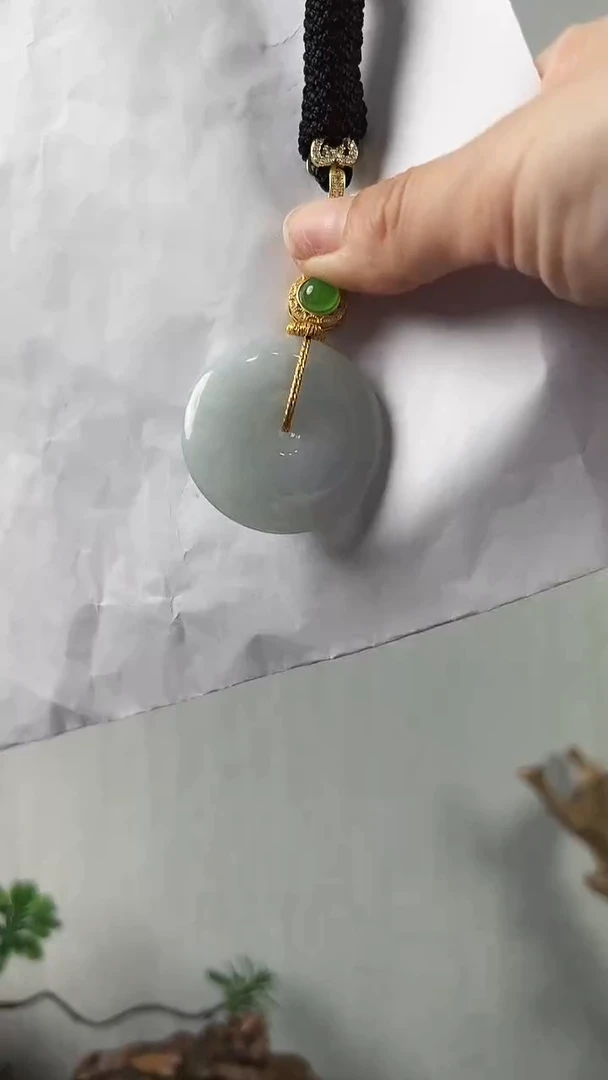 【闪购商品】翡翠颈饰未镶嵌小平安扣