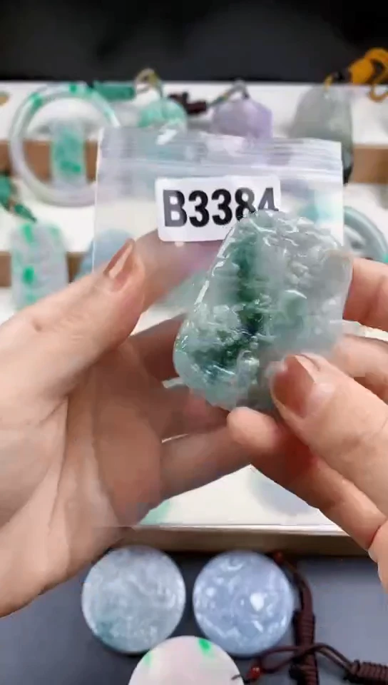 颈饰未镶嵌翡翠天然翡翠吊坠挂件