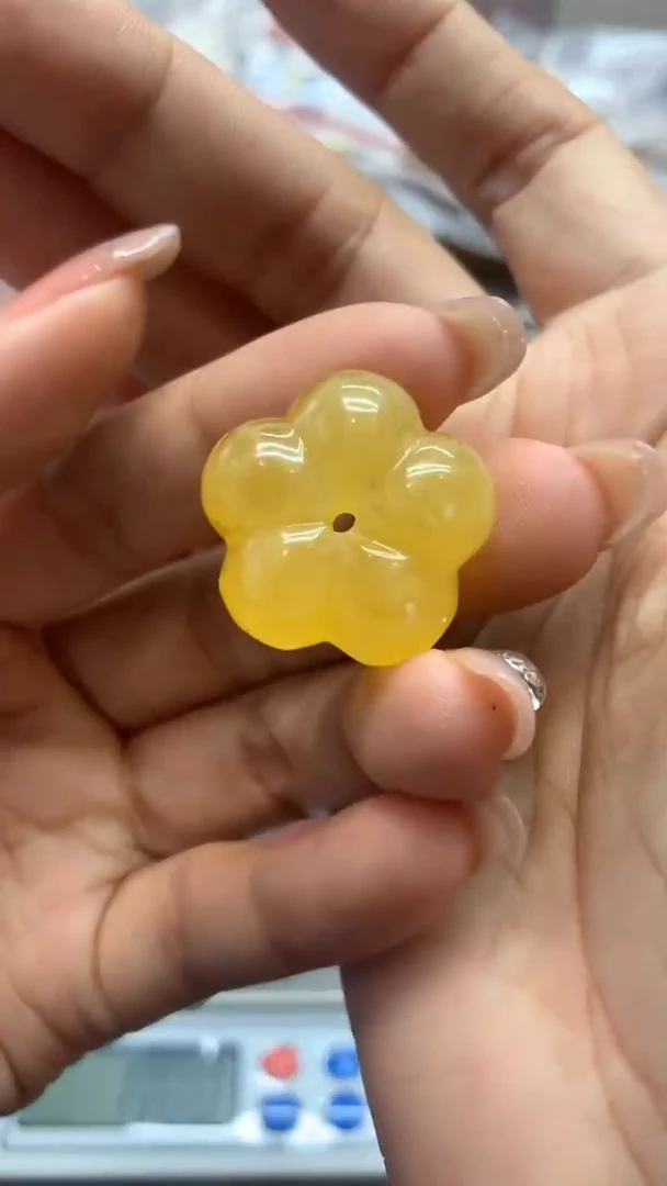 未镶嵌琥珀珠宝奇石338