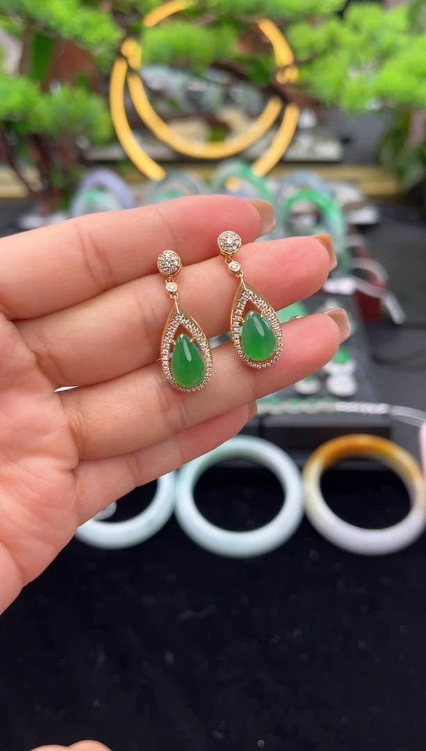 18K金镶嵌翡翠耳坠耳坠