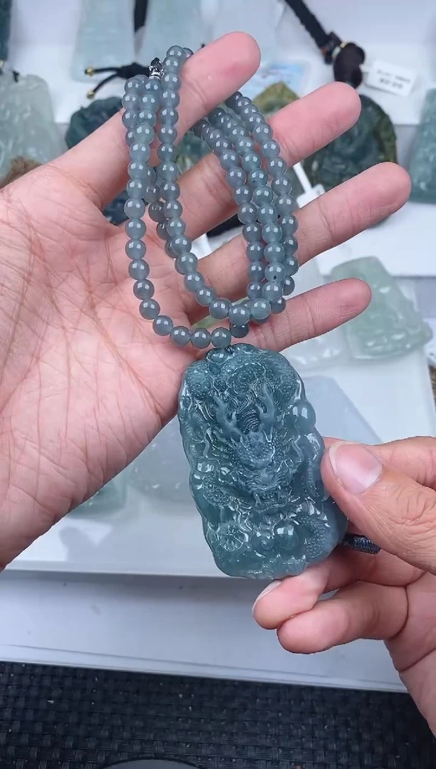 【闪购商品】翡翠颈饰未镶嵌       684