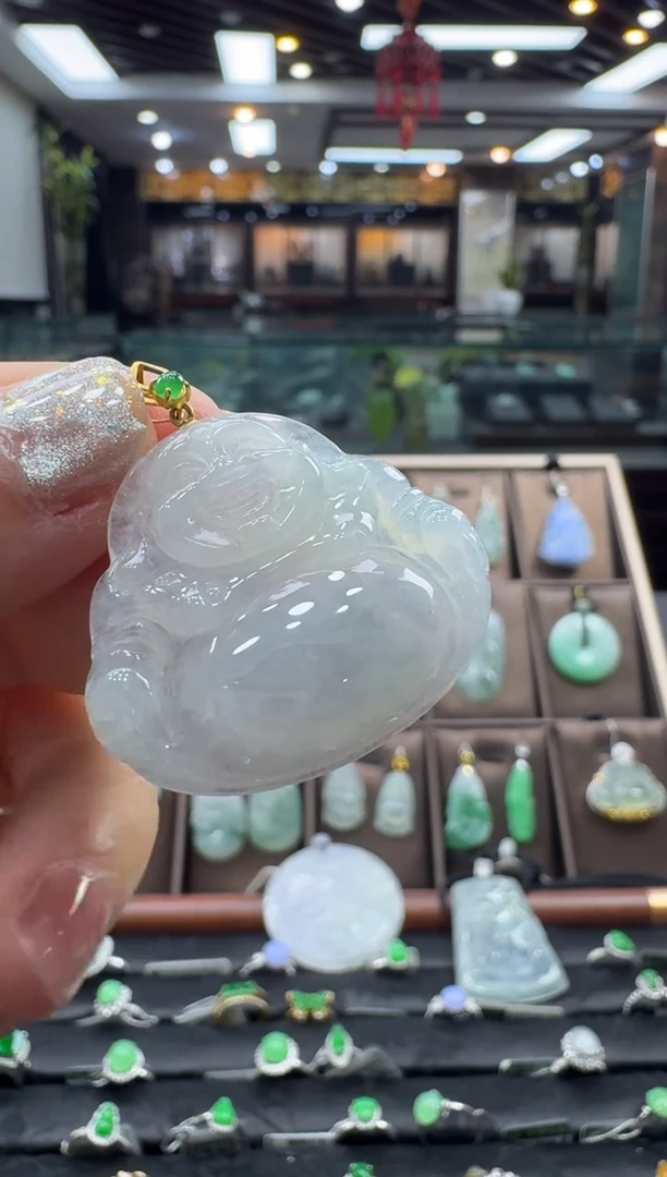 颈饰18K金镶嵌翡翠佛公