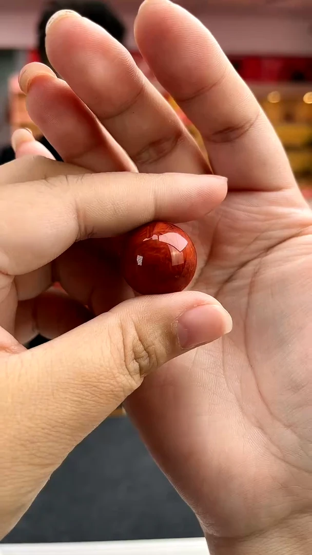 南红玛瑙卡20瓦西牛血大单珠-多样性发一颗未镶嵌一件33