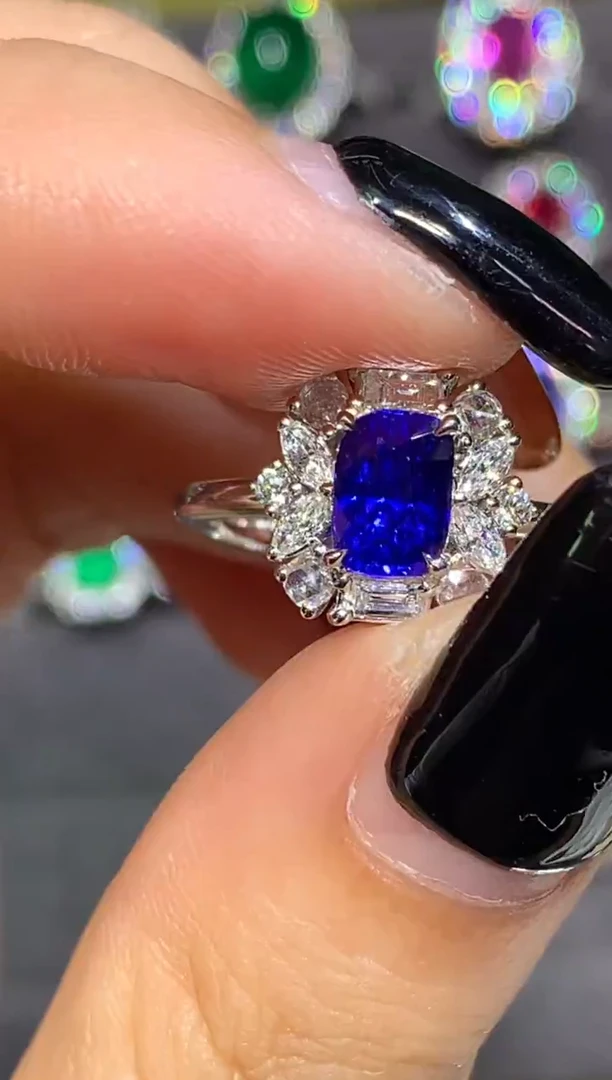 戒指蓝宝石18K金镶嵌1.51CT