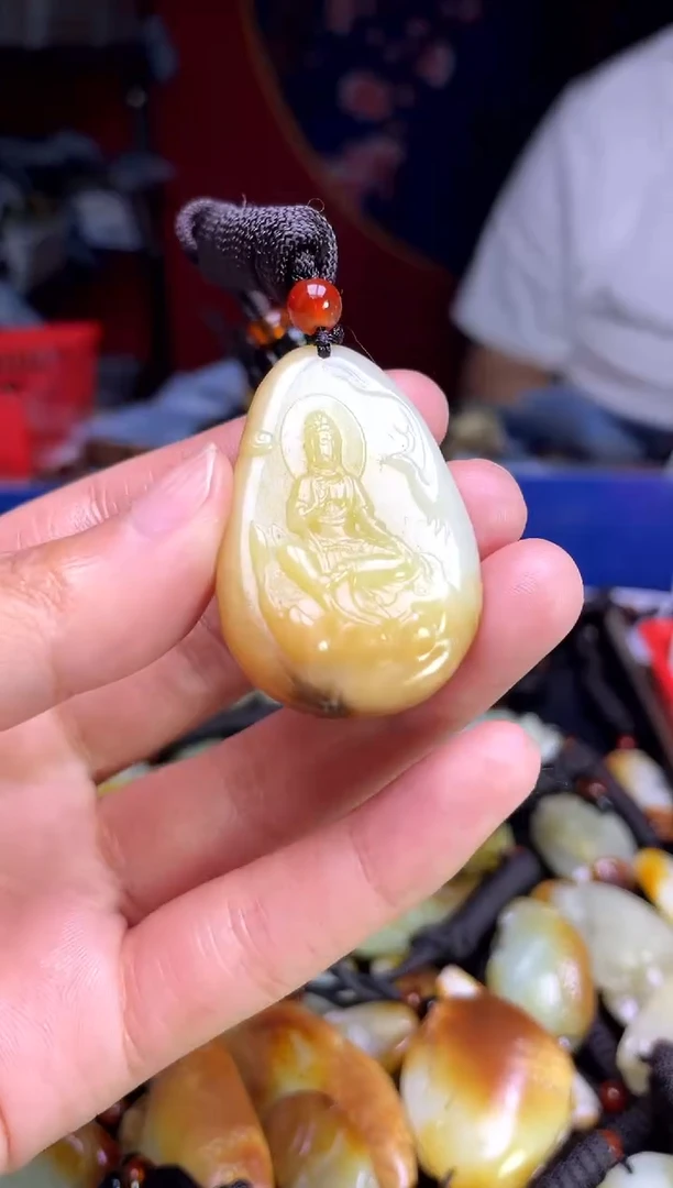 和田玉未镶嵌颈饰1