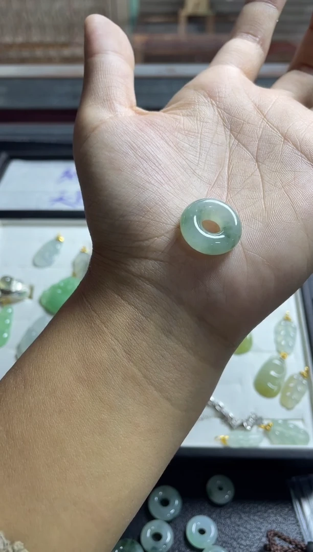 未镶嵌定制翡翠倔*甜甜圈