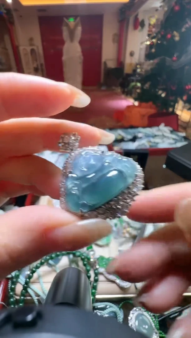 【闪购商品】翡翠吊坠(不含链)未镶嵌翡翠