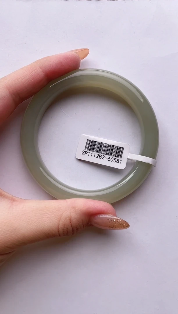 未镶嵌手镯和田玉61+