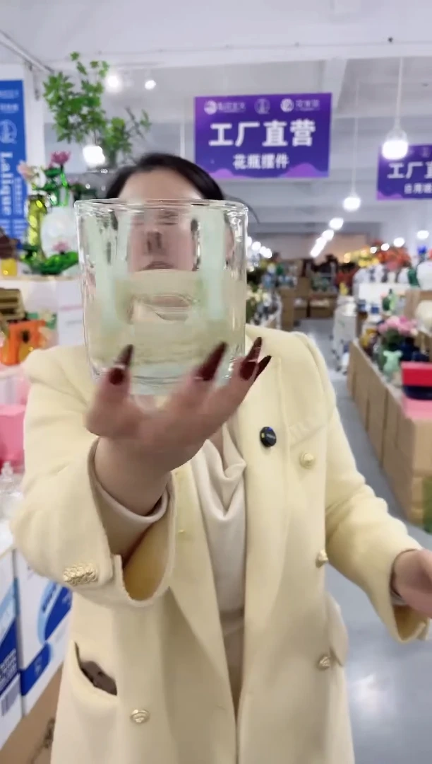 【闪购商品】玻璃唐总花瓶厂-微瑕-DELD