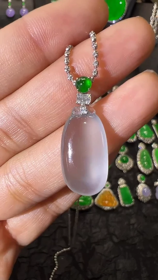 吊坠(不含链)18K金镶嵌翡翠高冰玻璃种福瓜吊坠