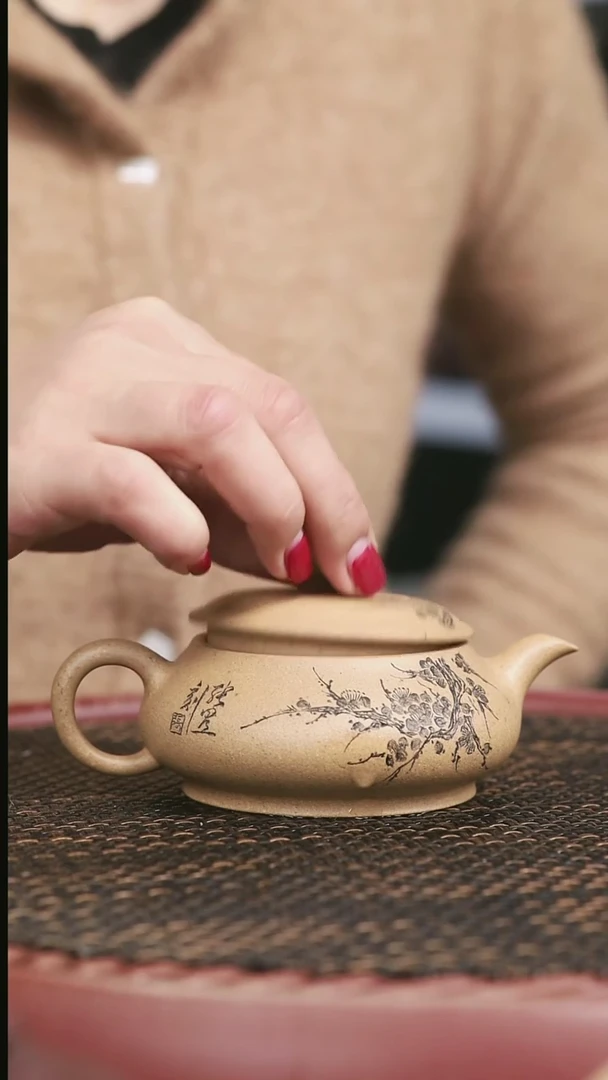 【闪购商品】紫砂黄金段76号明炉刻绘180cc