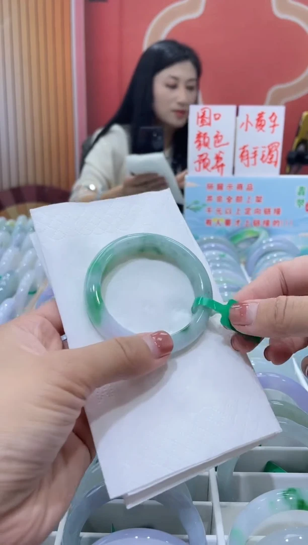 翡翠手镯未镶嵌00008565