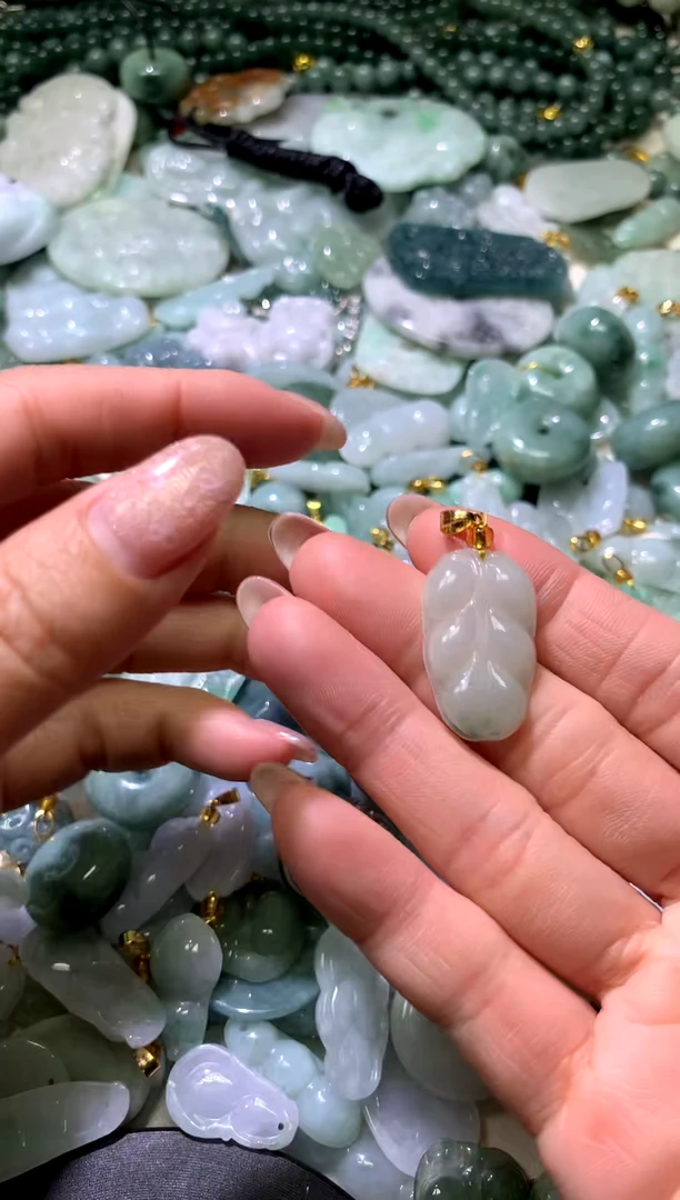 吊坠(不含链)未镶嵌翡翠1