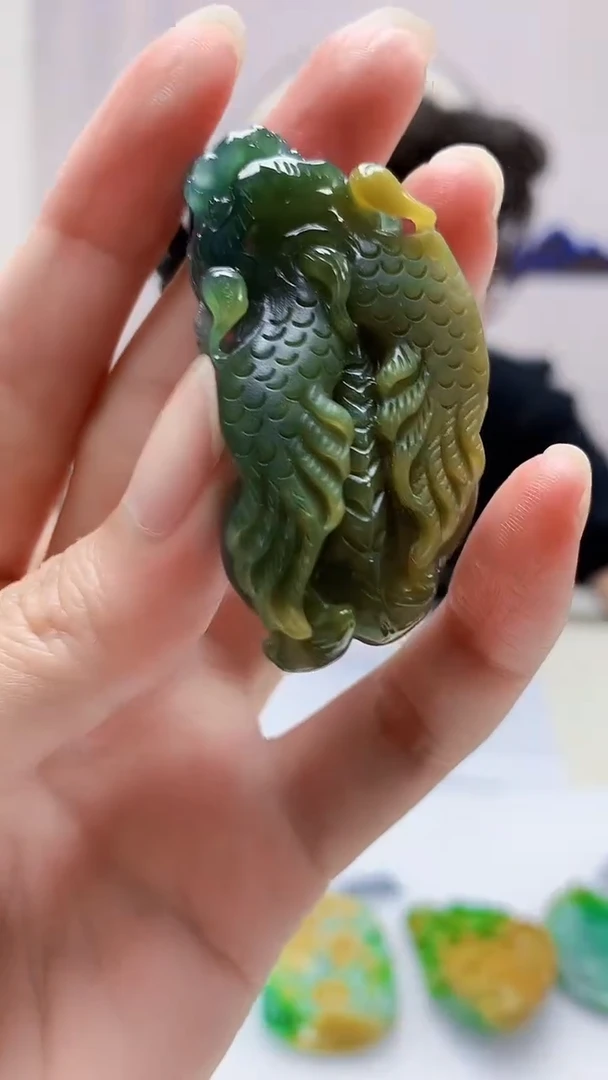 定制翡翠未镶嵌4688zm-毛货赠珠链151