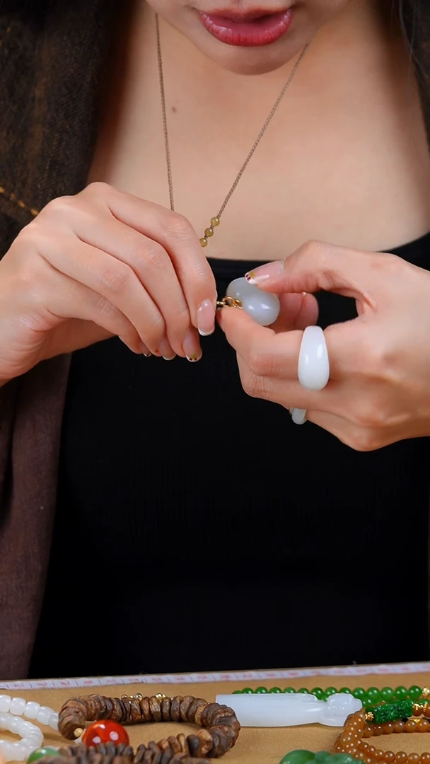 吊坠(不含链)18K金镶嵌和田玉吊坠