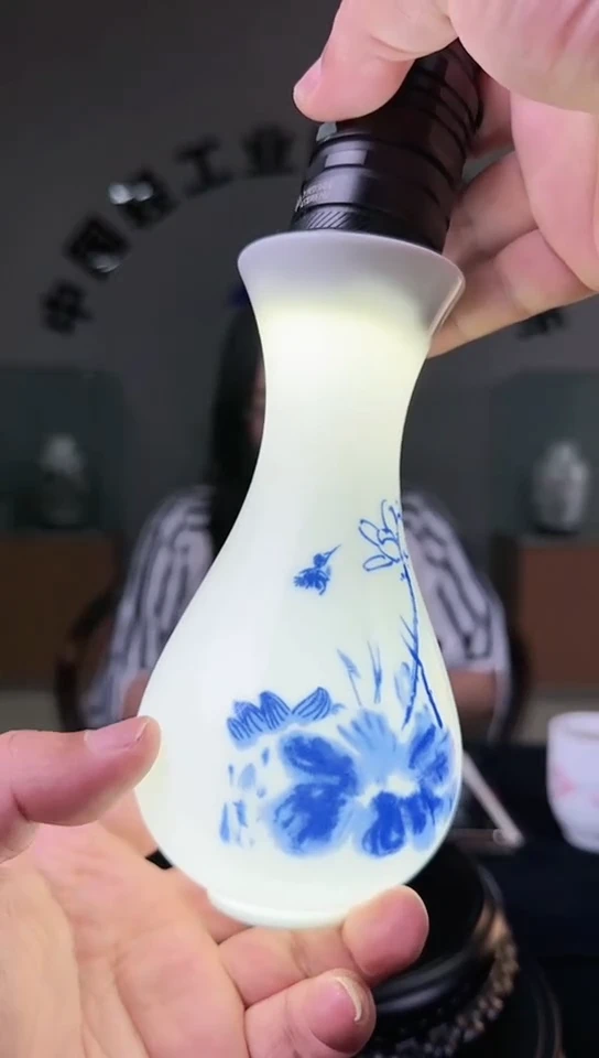 瓶滑石子青花玉壶春瓶