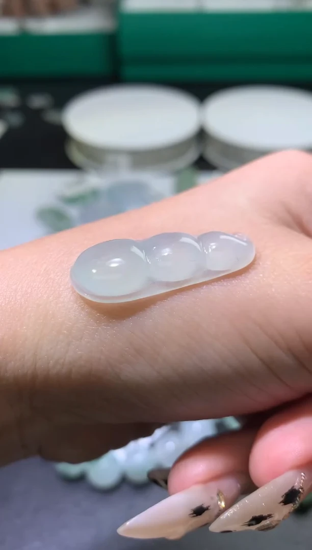 未镶嵌定制翡翠毛货  29.7-12.4-4