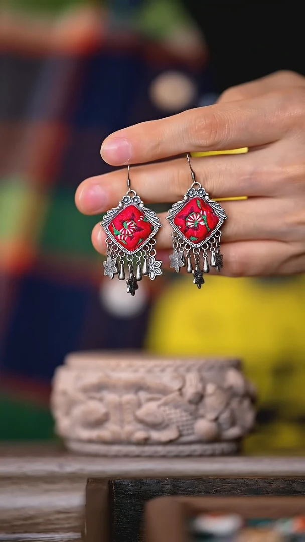 刺绣黔东南苗族刺绣A535