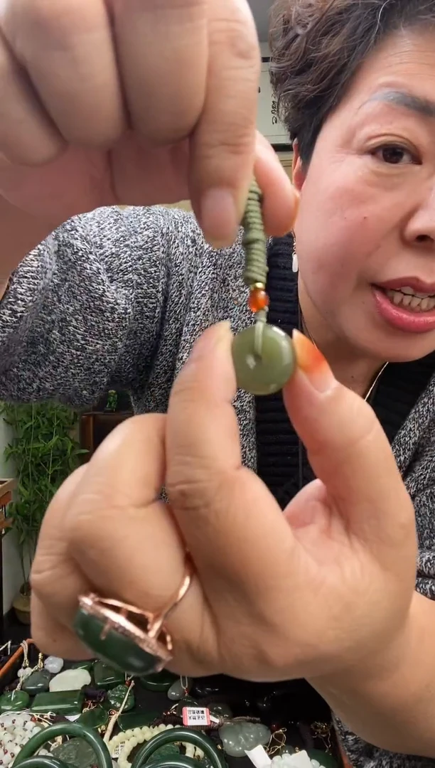 颈饰未镶嵌和田玉多样性发一  1039