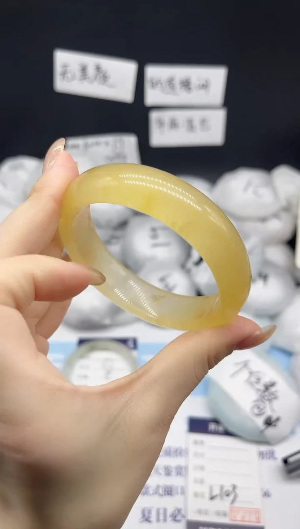 未镶嵌手镯石英质玉L103-56