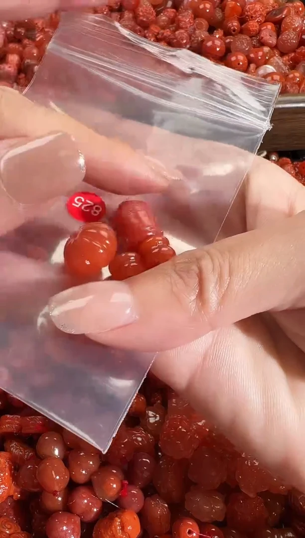 颈饰未镶嵌南红玛瑙1