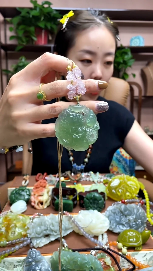 未镶嵌岫玉吊坠·