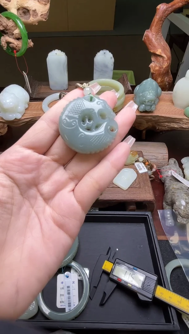 和田玉未镶嵌吊坠(不含链)吐拉牧场 鱼化龙 9009381